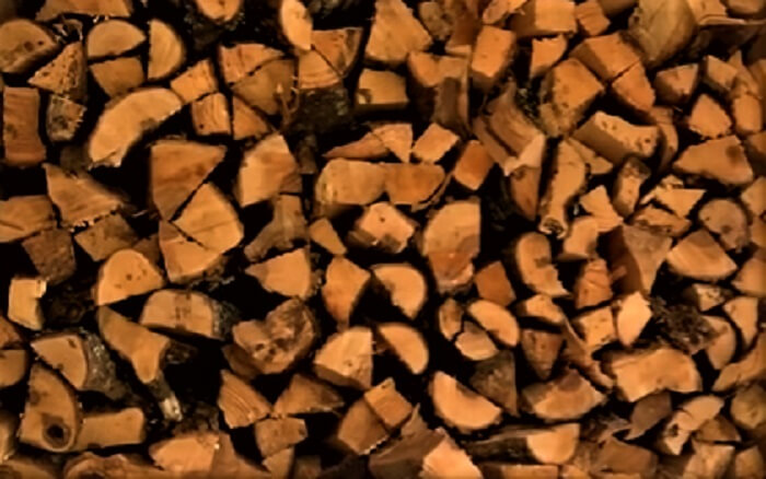 what wood is toxic to burn